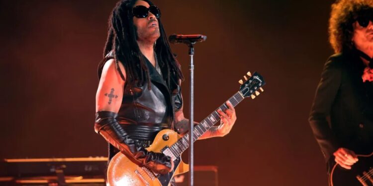 Lenny Kravitz se apresenta no People's Choice Awards 2024
Mark Von Holden/NBC via Getty Images