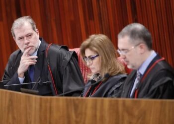 O ministro Dias Toffoli participou, como substituto, de sessão do TSE