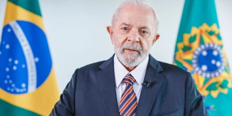 Em meio a greves, Lula recebe reitores para anúncio de obras do PAC