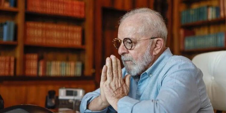 Guerra na Ucrânia é foco de conversa por telefone entre Lula e Putin