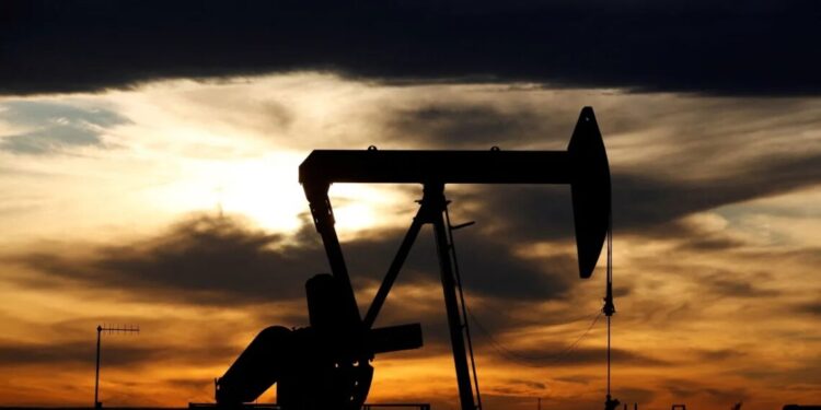 Petróleo sobe 3% para máxima de uma semana com expectativa de maior demanda