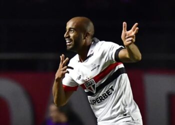 Lucas Moura abriu o placar para o São Paulo contra o Cruzeiro, no MorumBIS Twitter/Brasileirão Betano