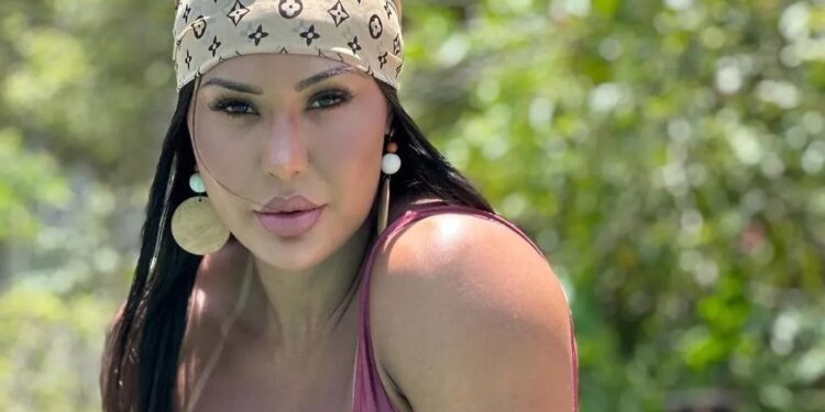 Gracyanne diz que ainda conversa com Belo todos os dias: “Amor da minha vida”
