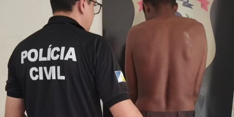 Suspeito de passar horas batendo na companheira é preso após a filha dela denunciar agressões