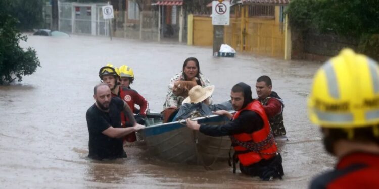 Alojamentos temporários no RS são propícios ao surgimento de surtos, diz médica