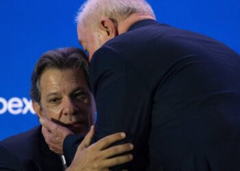 O ministro da Fazenda, Fernando Haddad, e o presidente Luiz Inácio Lula da Silva
07/11/2023 - Marcelo Camargo/Agência Brasil