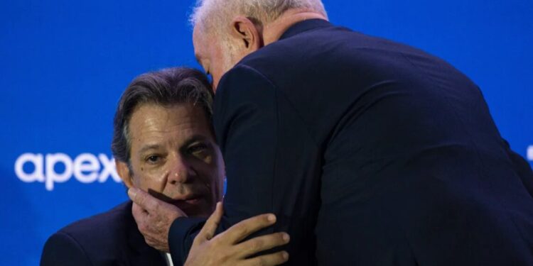 Após disparada, juros futuros caem com defesa de Lula a Haddad e equilíbrio fiscal