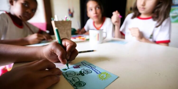 Entenda como serão escolas públicas construídas pela iniciativa privada em SP