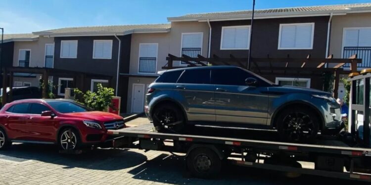 Jogos de azar: veículos e bens de luxo são apreendidos em operação da Polícia Civil