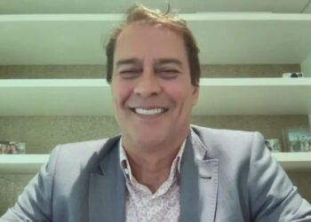 "Só agreguei a uma coisa que eu vi uma oportunidade muito boa, já que eu moro em Portugal e conheci corretores que trabalham numa agência poderosa no mundo inteiro", revelou o ator CNN Brasil