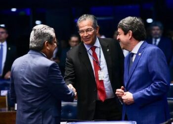 Mais cedo, o nome das autoridades havia sido aprovado em votação na Comissão de Constituição e Justiça (CCJ) da Casa