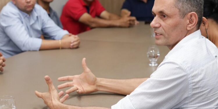 Em reunião com empresários Aprijo Ribeiro reafirma candidatura em Miracema