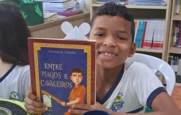 II Chá Literário da Escola Tom Jobim promove leitura e interação cultural entre estudantes e escritoras