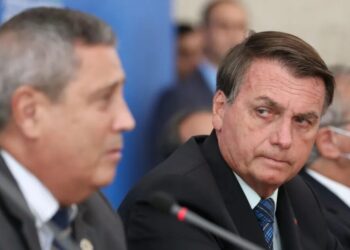 O ex-ministro Braga Netto e o presidente Jair Bolsonaro
Marcos Correa