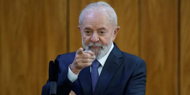 Lula critica decisão do Copom em manter a Selic em 10,5%: “Foi uma pena”