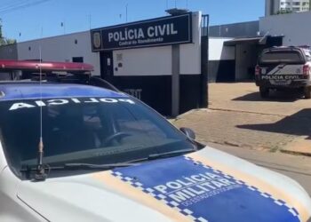 Mulher foi levada para a Central de Atendimento de Araguaína — Foto: Luiz Ernandes/Divulgação