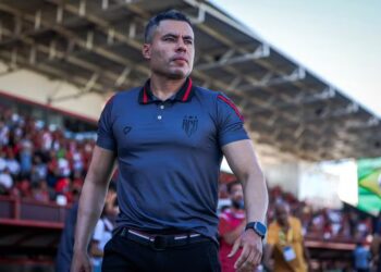 Jair Ventura não é mais técnico do Atlético-GO — Foto: Ingryd Oliveira/ACG