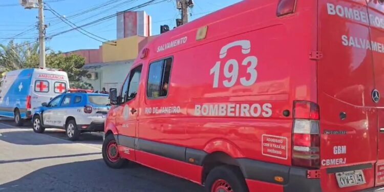 Vítimas foram socorridas pelos bombeiros
Portal Rlagos Notícias