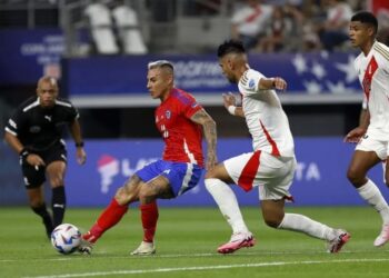 Peru e Chile se enfrentaram no AT&T Stadium Carlos Parra - Comunicaciones FFCH