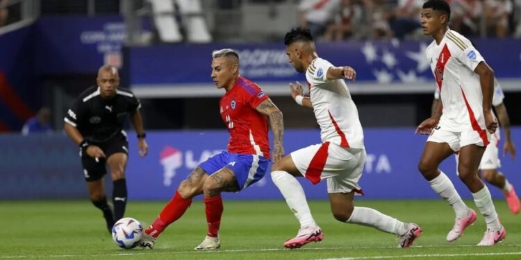 Peru e Chile se enfrentaram no AT&T Stadium
Carlos Parra - Comunicaciones FFCH