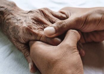 Pacientes com doença de Parkinson e demência agora terão um medicamento para tratamento com registro em bula no país