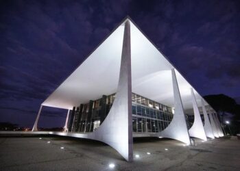 Em fevereiro passado, o STF decidiu ser inconstitucional uma mudança nas regras para distribuição das cadeiras dos Legislativos feita em 2021