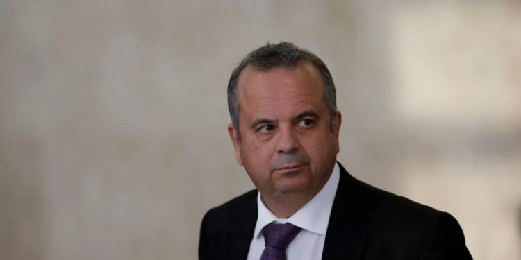 Saiba quem é Rogério Marinho, senador que pediu licença do cargo