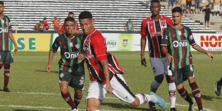 Técnico do River ensaia time titular para jogo contra o Tocantinópolis