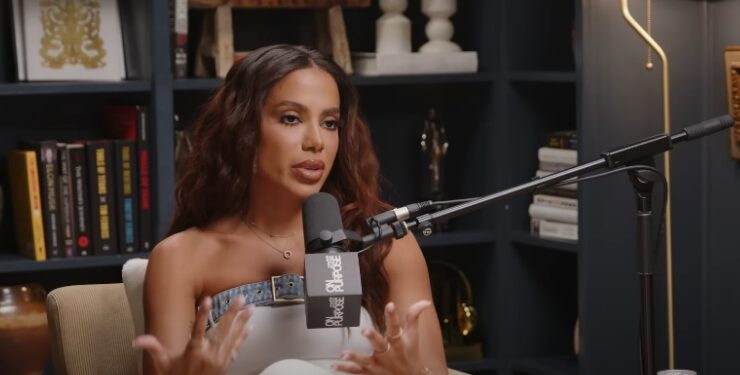 Anitta dispensa métodos anticoncepcionais e responde se pretende ter filhos