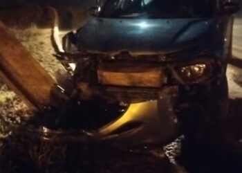 Motorista foi preso após bater carro em poste — Foto: Guarda Metropolitana/Reprodução