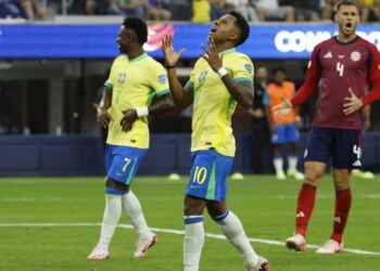 Brasil ficou no zero contra a Costa Rica Photo by Kevork Djansezian/Getty Images