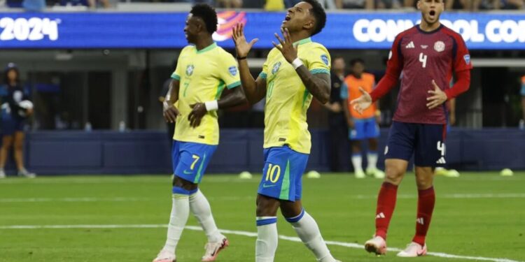Brasil ficou no zero contra a Costa Rica
Photo by Kevork Djansezian/Getty Images