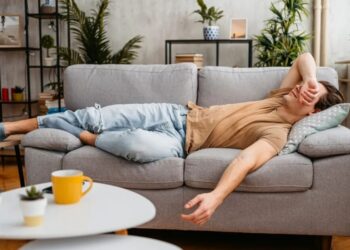 Se a tendência de sedentarismo permanecer, os níveis de inatividade física devem aumentar para 35% até 2030, segundo estudo da OMS
urbazon/GettyImages