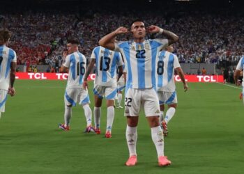 Lautaro Martínez comemora o gol da vitória da Argentina sobre o Chile Rob Carr/Getty Images