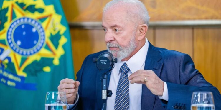 Lula diz que “ama inflação baixa” e reforça necessidade de compensar desoneração