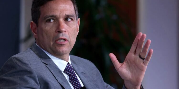 Alta dos juros não faz parte do cenário base do BC, diz Campos Neto