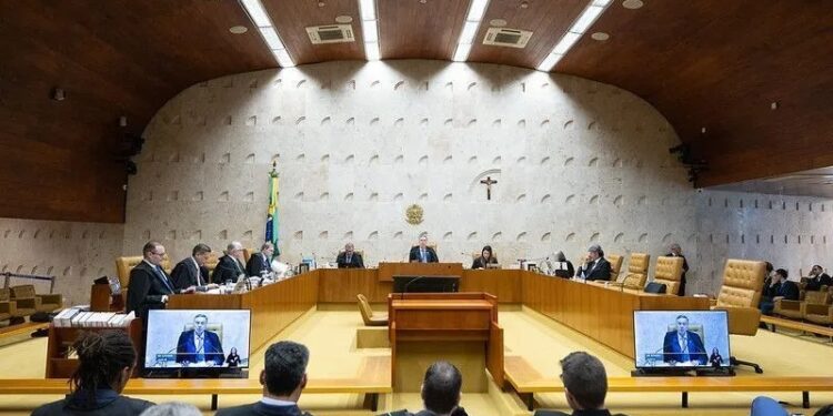 STF julga lei que obriga bares do RJ a fornecer água filtrada grátis