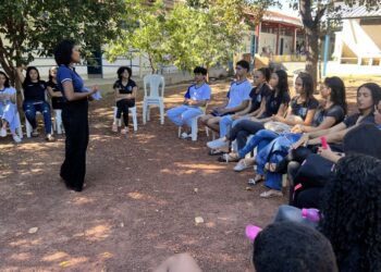 Estudantes da Escola Estadual Liberdade, de Palmas, participam de atividades na Semana de Escuta das Adolescências