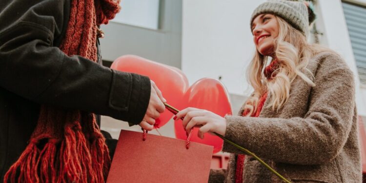 Dia dos Namorados deve movimentar R$ 23 bilhões este ano