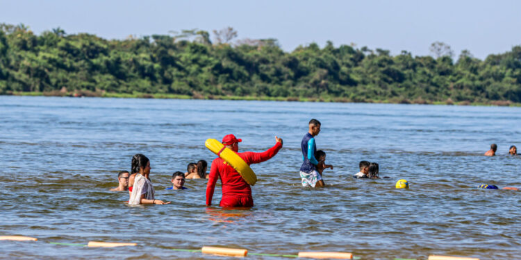 Temporada de Praia 2024: Corpo de Bombeiros Militar confirma praias seguranças e banhistas conscientes no Tocantins