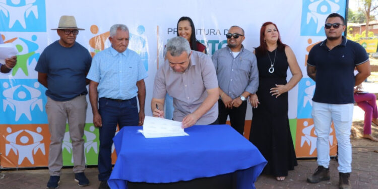 Ordem de Serviço para revitalização da orla de Porto Nacional é assinada