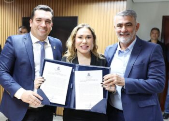 A posse aconteceu na manhã desta quarta-feira, na sala de reuniões da Presidência