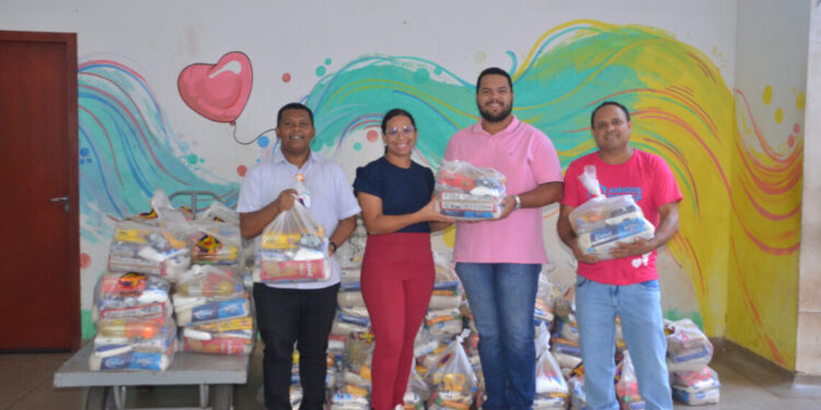 Doações de alimentos arrecadados pelo Governo do Tocantins na Agrotins beneficiam pessoas em tratamento de saúde