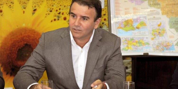 Justiça determina que Eduardo Siqueira exclua divulgação irregular de pesquisa