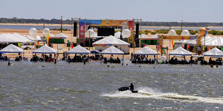 Em Araguacema, tradicional Praia da Gaivota recebe turistas em estrutura organizada com investimento do Governo do Tocantins