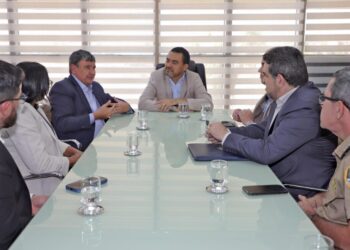 Governador Wanderlei Barbosa com o ministro do Desenvolvimento e Assistência Social, Família e Combate à Fome, Wellington Dias, durante visita no Palácio Araguaia Governador José Wilson Siqueira Campos