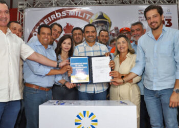 Assinatura de Ordem de Serviço de retomada da obra do Centro Profissionalizante ocorreu nessa quinta-feira, 4, em Guaraí – Foto: Ademir dos Anjos/Governo do Tocantins