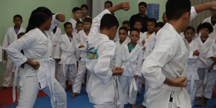 Governo do Tocantins realiza seleção pública de organização da sociedade civil para execução da Escolinha de Karatê Formando Campeões