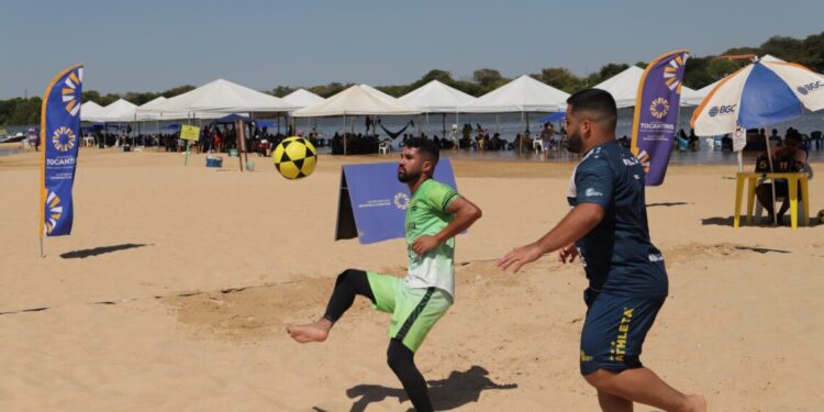 Desenvolvido pelo Governo do Tocantins, projeto Esporte Verão, movimentou a Praia da Gaivota no aniversário de Araguacema.