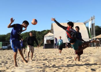 Projeto Esporte Verão fomentou a prática do beach soccer na Praia do Sol, em Caseara.